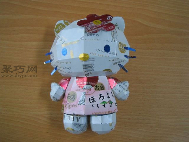 易拉罐做Hello Kitty